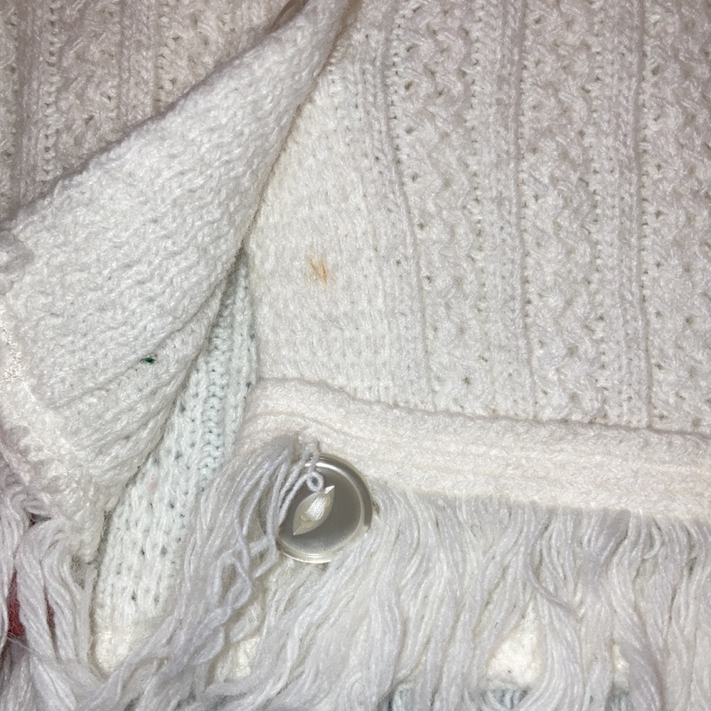 Vintage girls white poncho. Size 7-8 - Picture 4 of 7